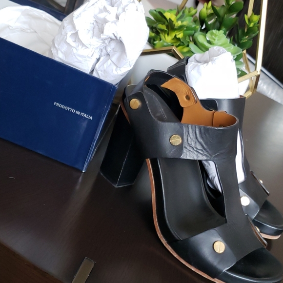 Sandals - Picture 3 of 5